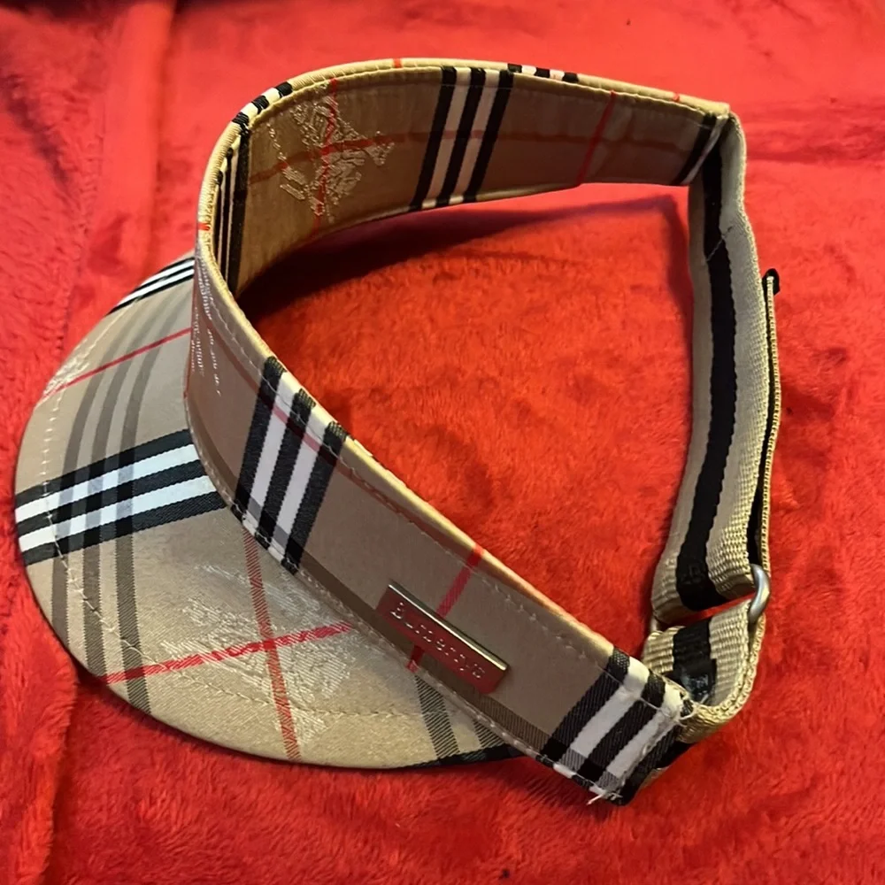 Women’s  Burberry Nova Visor - Picture 2 of 5